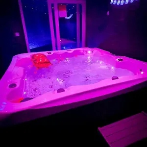 Avec Jacuzzi, Et Terrasse Marseille